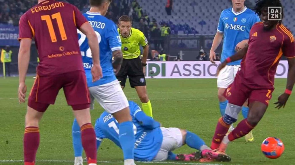 Roma-Napoli, Rocchi difende Massa: “Il contatto Rrahmani-Koné non era fallo”