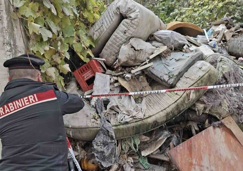 Terra dei Fuochi, maxi operazione all’alba: sequestri e denunce in quattro comuni del Casertano