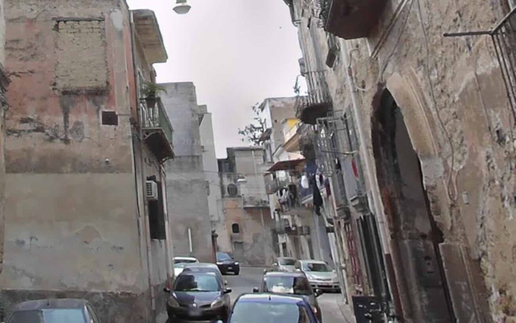 Afragola, sequestrano e rapinano un ragazzo: 5 fermati. Ci sono anche dei 14enni