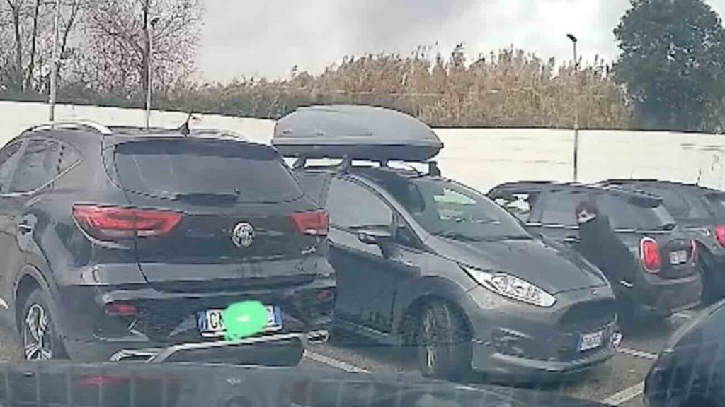 Arzano, furto auto sventato all’Horizon: ladri in fuga grazie a un dipendente