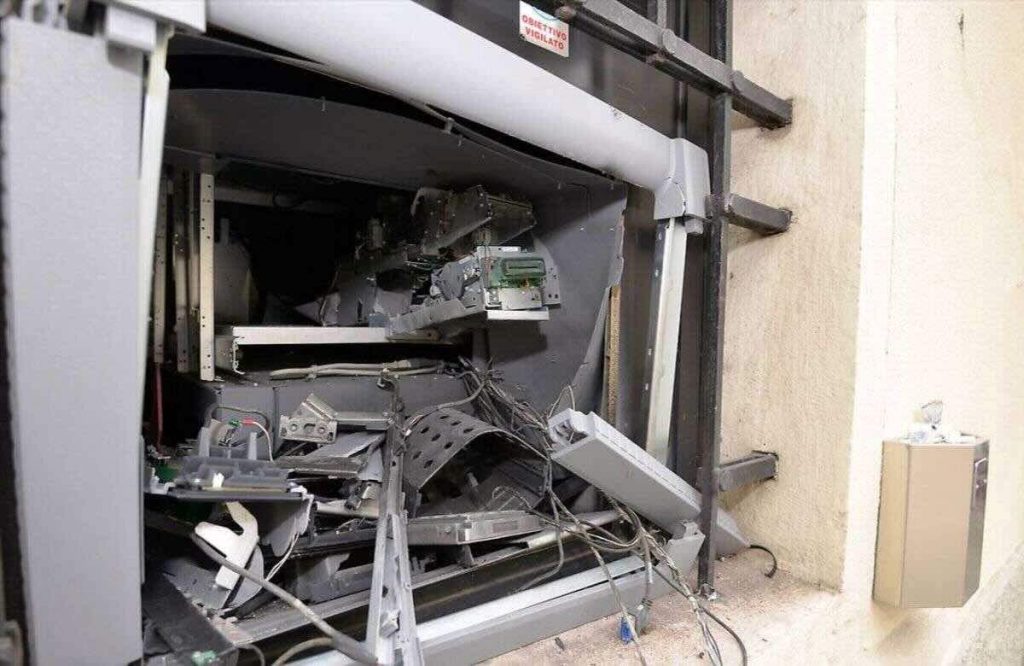 Assalti ai bancomat, il prefetto di Napoli: «Massima attenzione su Giugliano e Nola»