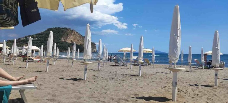 Bacoli diffida il lido militare di Miseno: Arretrati per 81mila euro, tre anni senza tasse