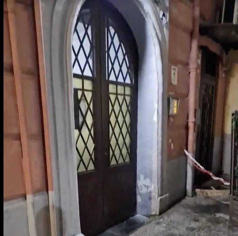 B&B a Mergellina trasformato in casa d’appuntamenti: la denuncia della proprietaria