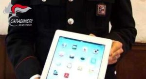 Benevento, ruba tablet e pc: denunciato un dipendente scolastico