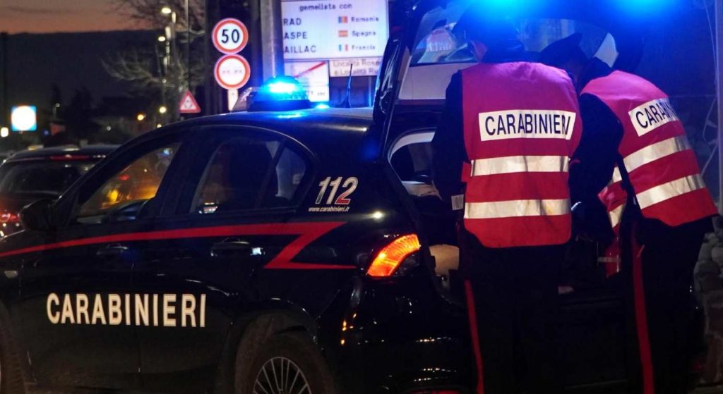 Fuga e droga tra Caserta e Napoli, arrestato 28enne dopo un inseguimento