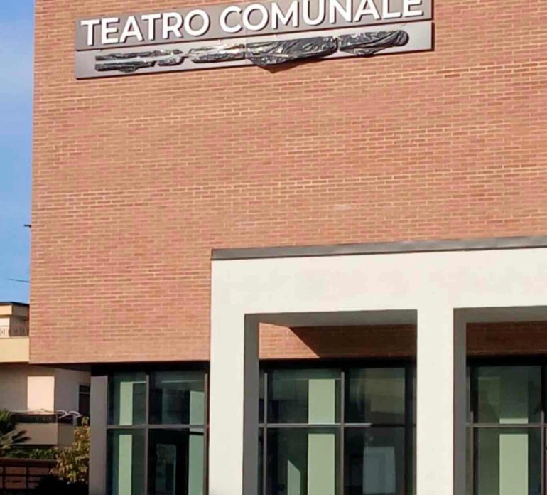 Cardito, il nuovo teatro comunale porta il nome di Peppe Vessicchio