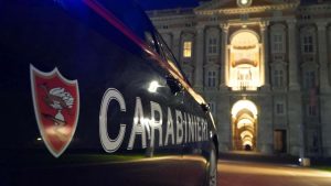 Caserta, fermata auto sospetta nella notte: trovati attrezzi da scasso, quattro denunciati
