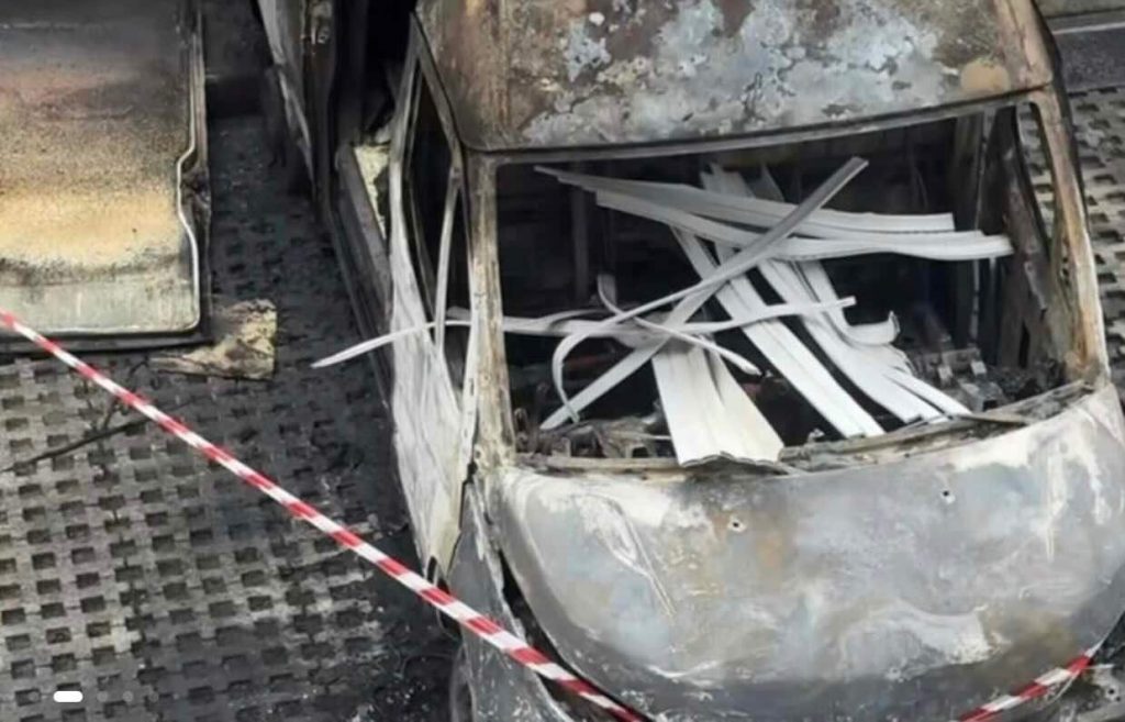 Quarto, camion incendiato nella notte: scatta la gara di solidarietà per Antonio Calabrese