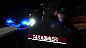 Carinaro, fermato dai Carabinieri con arnesi da scasso in auto: denunciato 40enne