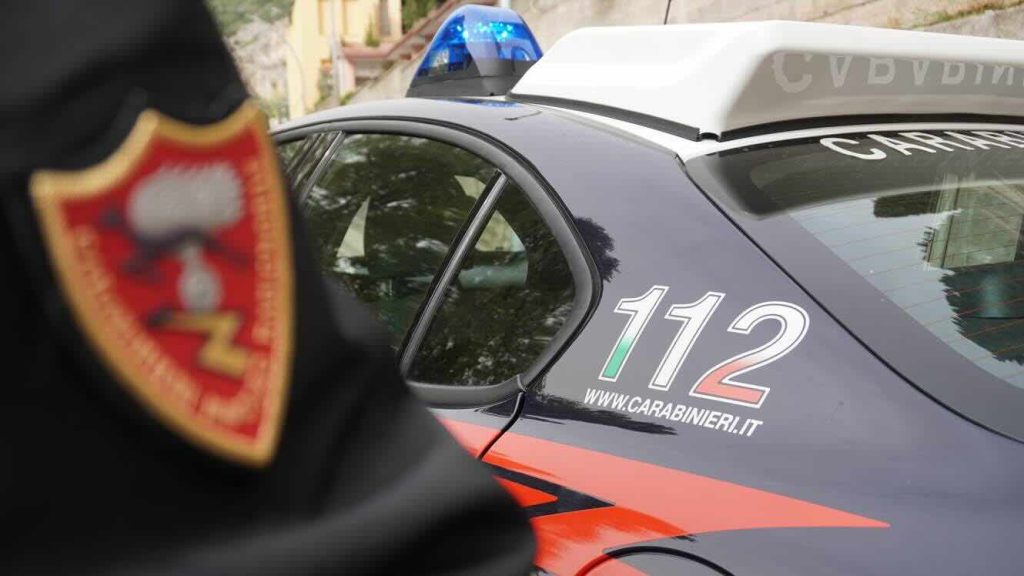 Piedimonte Matese, ubriachi prendono a calci i cancelli dello stadio e insultano i carabinieri: due denunciati
