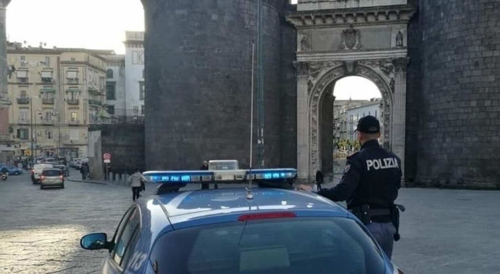 Napoli, spaccio a Porta Capuana: 31enne arrestato dopo un inseguimento