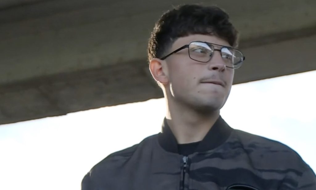 Bruno Petrone torna allo stadio dopo l’accoltellamento. La mamma: «Vogliamo giustizia»