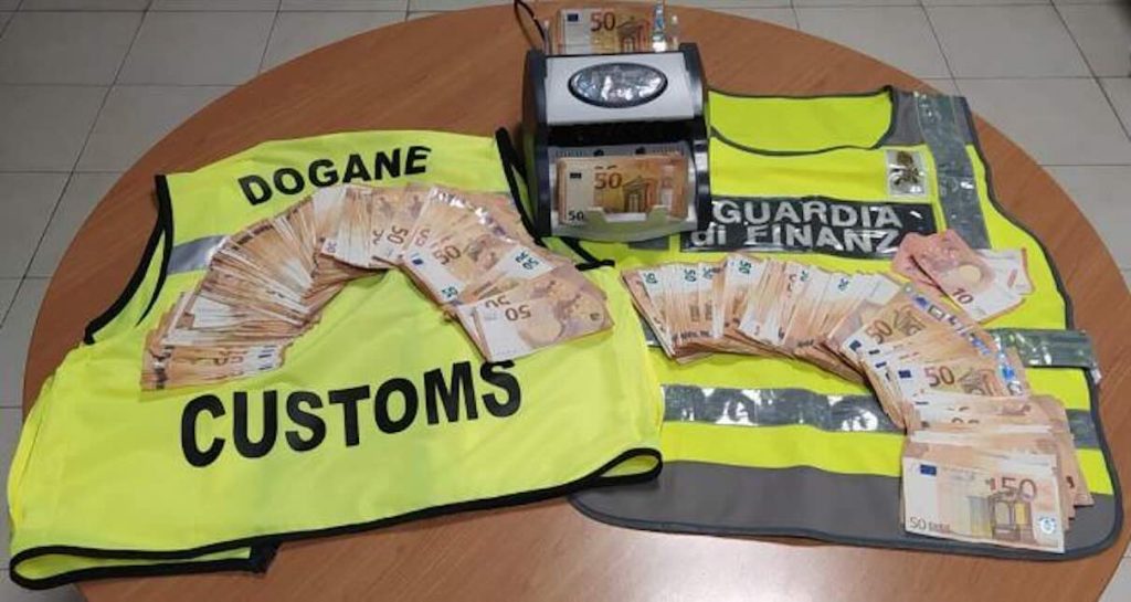 Capodichino, intercettati oltre 5 milioni di euro non dichiarati nel 2025