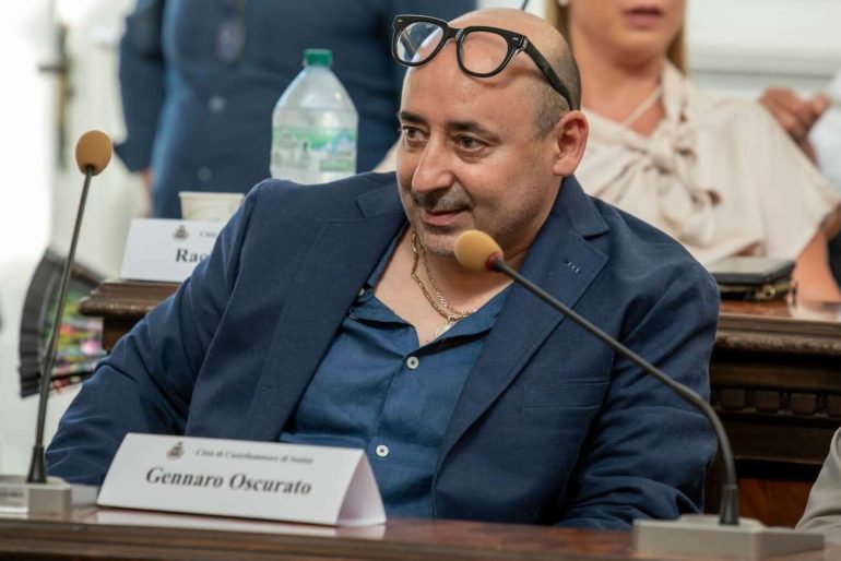Castellammare, ex consigliere comunale indagato dalla Dda per concorso esterno
