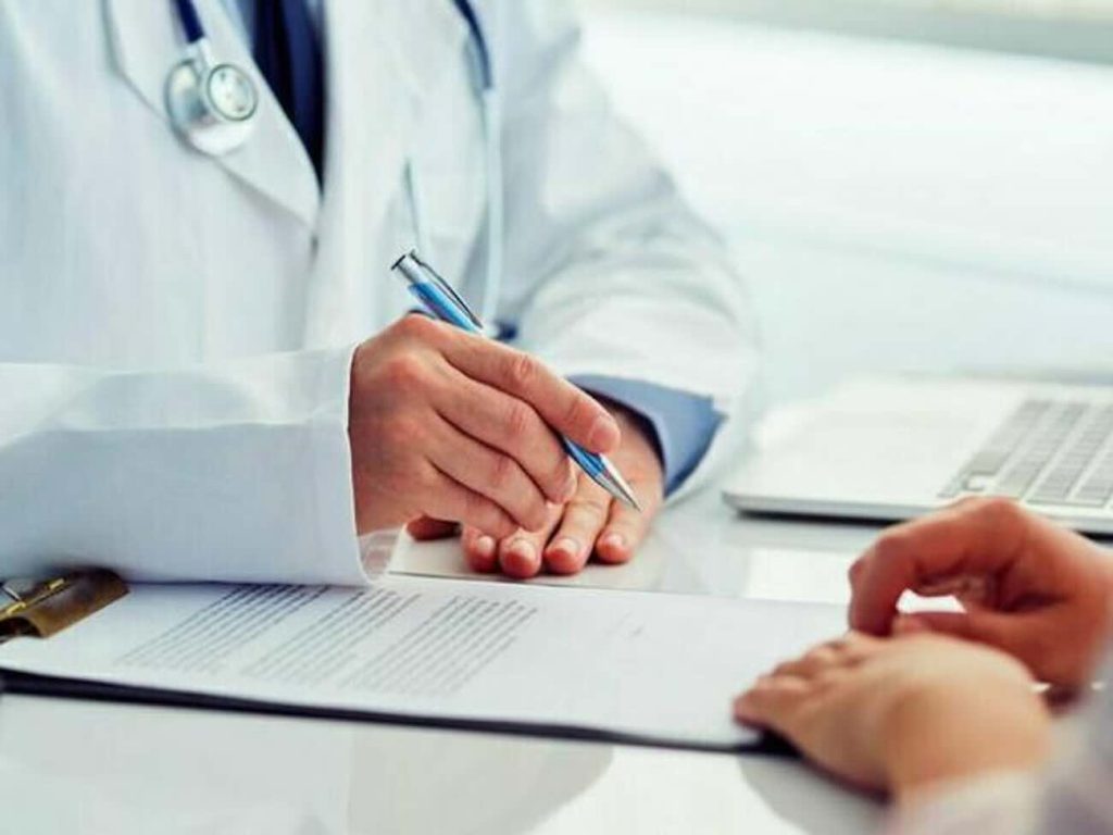 Crisi medici a Napoli: 150mila persone senza medico di famiglia, pronto soccorso al collasso