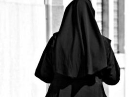 Furti in chiesa, suora condannata nel Beneventano: trafugò oro e reliquie per quasi 100mila euro