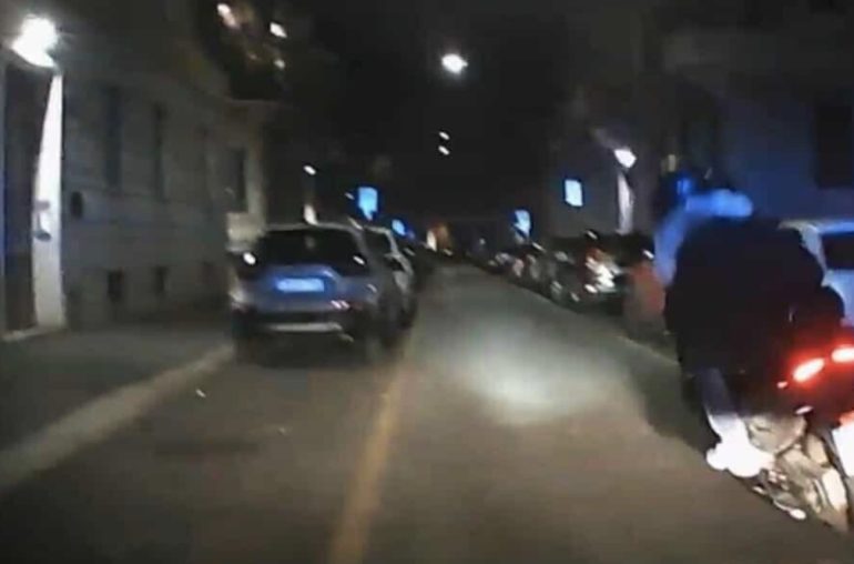 Il baby rapinatore di Melito tradito dal cognome su un etichetta del giubbotto