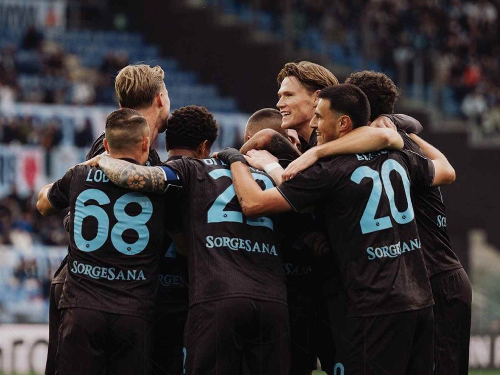 Il Napoli espugna l’Olimpico: Lazio battuta 2-0, nel finale rissa e tre espulsioni