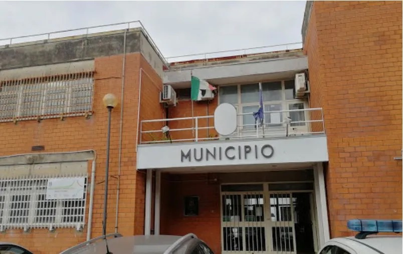 Massa di Somma, ruba in Comune: scovato dai carabinieri sotto al letto