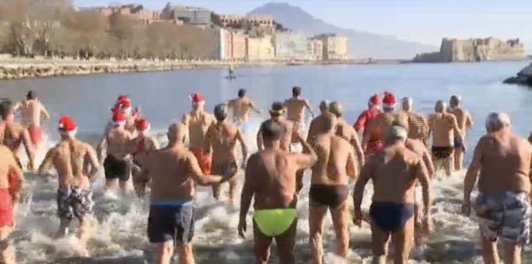 Napoli, al Cimento del mappatella beach anche una 80enne