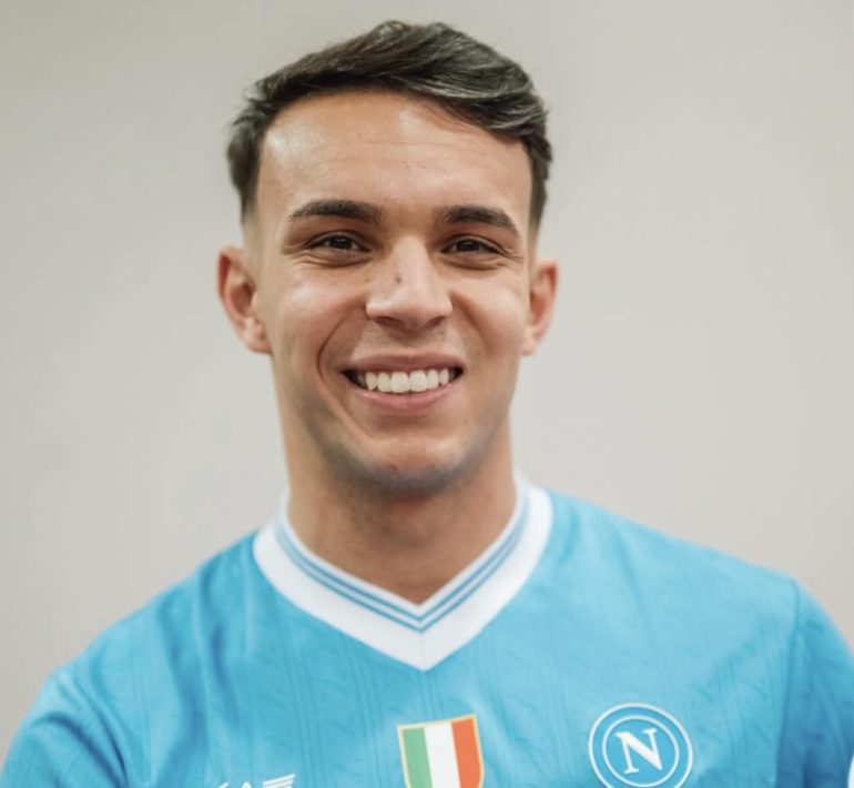 Napoli, Giovane si presenta: «Giocare qui è un sogno che si avvera»