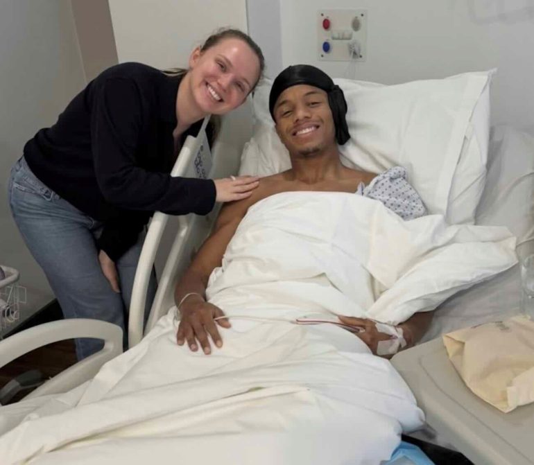 Napoli, Neres si è operato alla caviglia: intervento riuscito, stop di circa due mesi