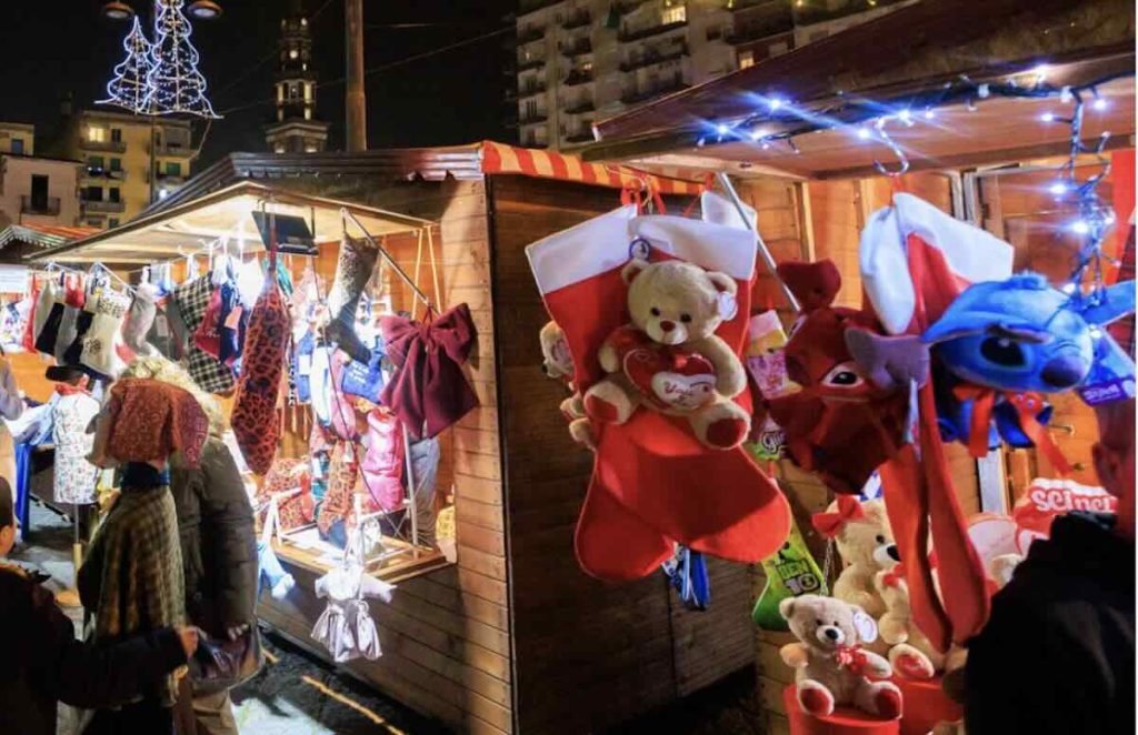 Napoli, Piazza Mercato si trasforma nel Villaggio della Befana: attese oltre 50mila persone