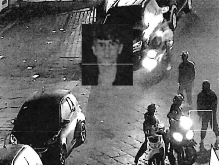 Napoli, sparatoria di piazza Carolina: si è costituito Jhonny Percich