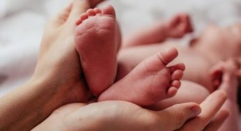 Napoli, bimbo nato con paralisi cerebrale, maxi risarcimento ai genitori: accordo milionario senza processo