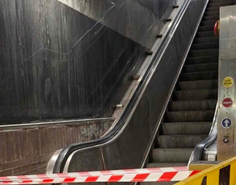 Pianura, il paradosso di La Trencia: scale mobili fuorilegge e stallo infinito