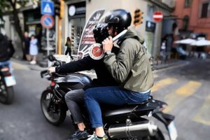 Rapina in corso Umberto I, donna aggredita per due portafogli: arrestato un 43enne