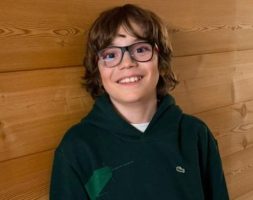 Respinto dal bus senza biglietto, bimbo torna a casa in ipotermia dopo 6 km nella neve: aperta inchiesta