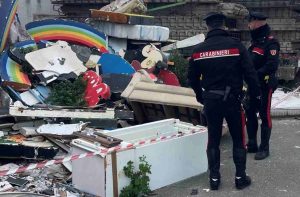 San Cipriano d’Aversa, discarica abusiva scoperta dai Carabinieri: 11 denunciati