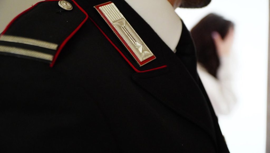 San Nicola La Strada: minaccia la moglie con una mazza da baseball davanti alla figlia, arrestato