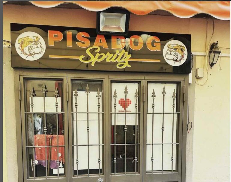Sparatoria nella notte ai Quartieri Spagnoli: feriti il padre e il fratello di Fabio Pisacane