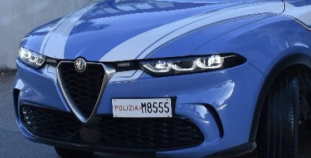 Torre Annunziata, blitz in Corso Umberto I: presi i ladri della gioielleria con un bottino di 71 anelli