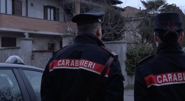 Uccide il ladro per difendersi: i parenti della vittima devastano il pronto soccorso