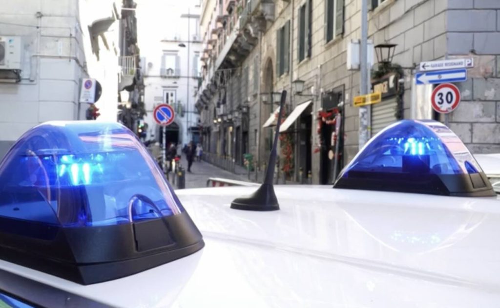 Vomero, baby ladri in azione: in due hanno solo 27 anni, tentano il furto e aggrediscono i carabinieri