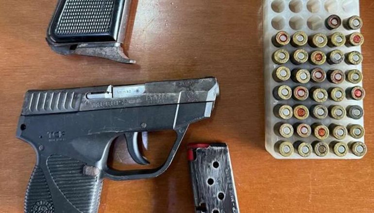 Arzano, lo spettro dell’omicidio Coppola: bloccati due giovani con una pistola pronta a sparare