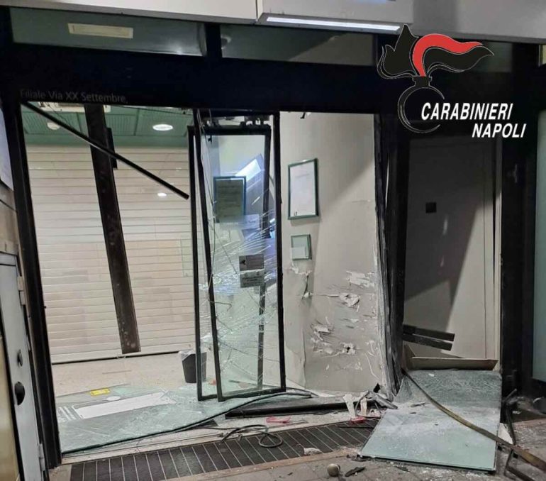 La banca di san Giuseppe Vesuviano visitata dai banditi