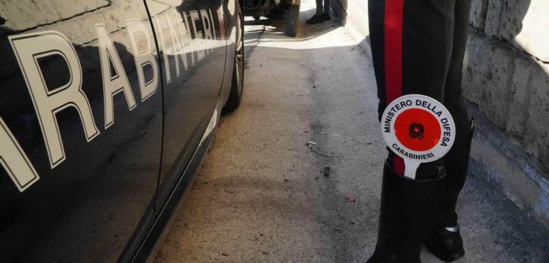 Aziona il freno d’emergenza e blocca il Frecciarossa diretto a Roma: denunciato un 27enne