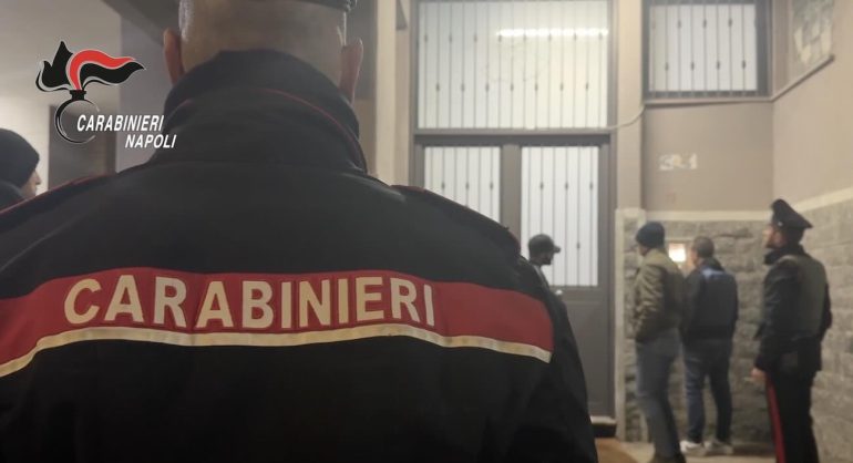 Il blitz dei carabinieri