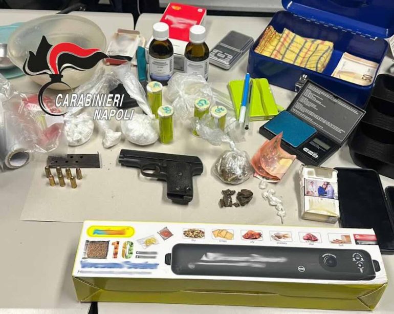 Droga confezionata in un B&B, pistola clandestina in camera: arrestato 43enne