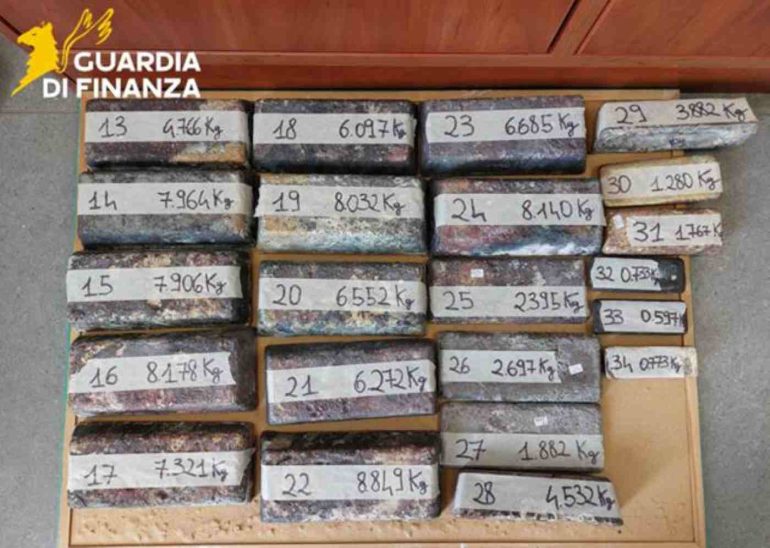 Nella foto, un particolare della vicenda.