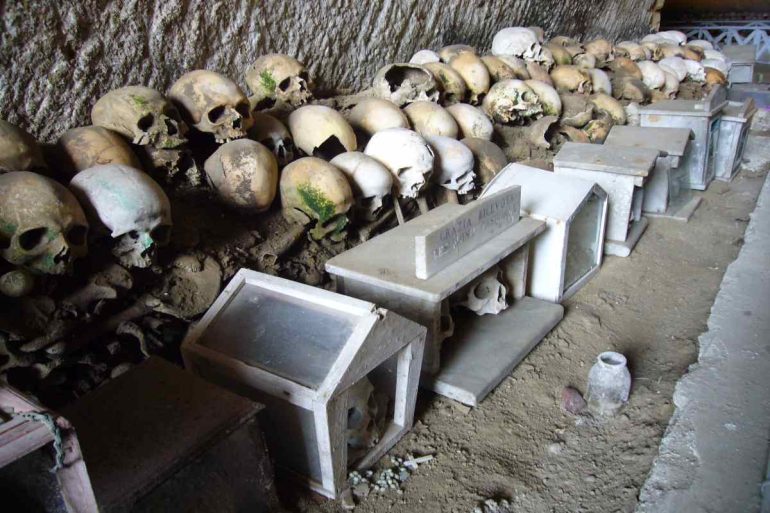 Il Cimitero delle Fontanelle: culto delle anime pezzentelle