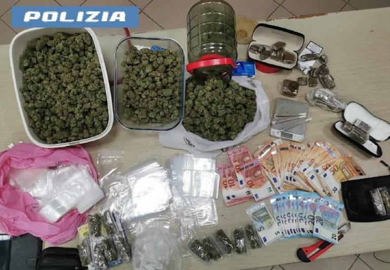 La droga sequestrata alla coppia