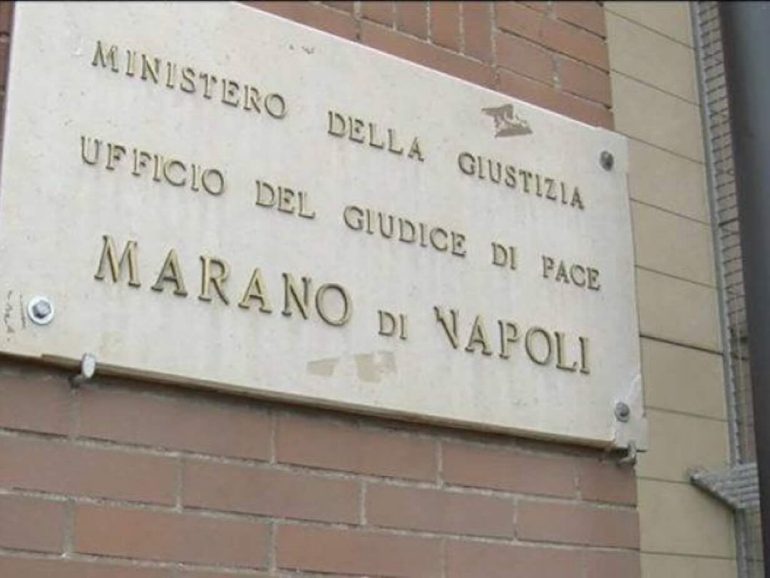 Marano, fiamme negli uffici dell’ex Giudice di Pace