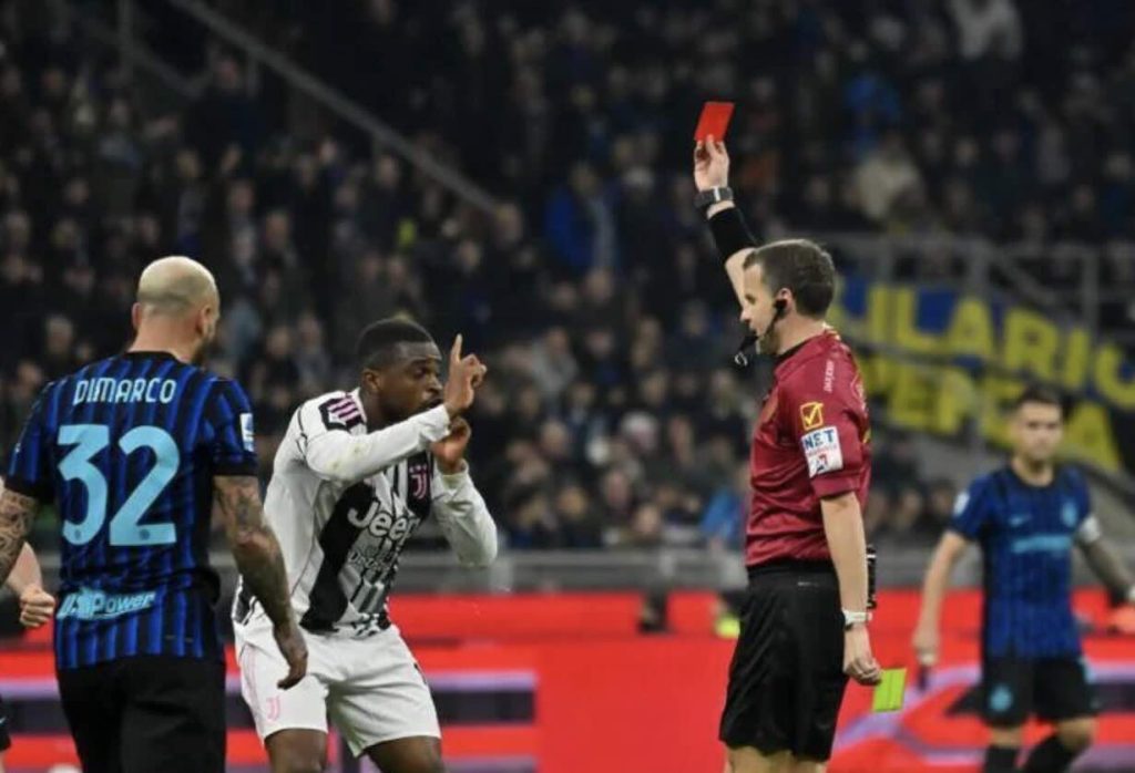 Minacce di morte all’arbitro La Penna: «Uccidiamo te e i tuoi figli»