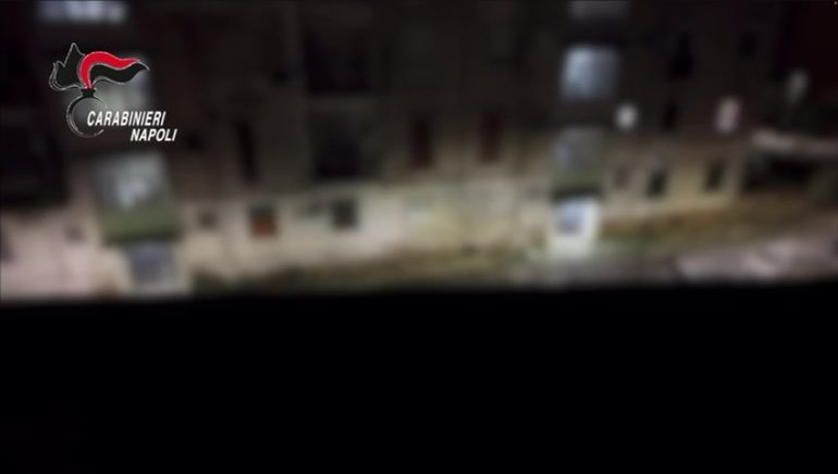 Napoli, lo stalker viaggia ad alta quota: spiava la ex con un drone. Arrestato 28enne