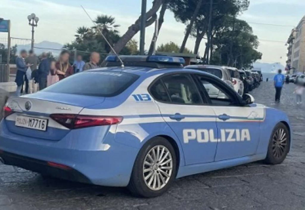 Napoli, non si ferma all’alt e aggredisce gli agenti: arrestato